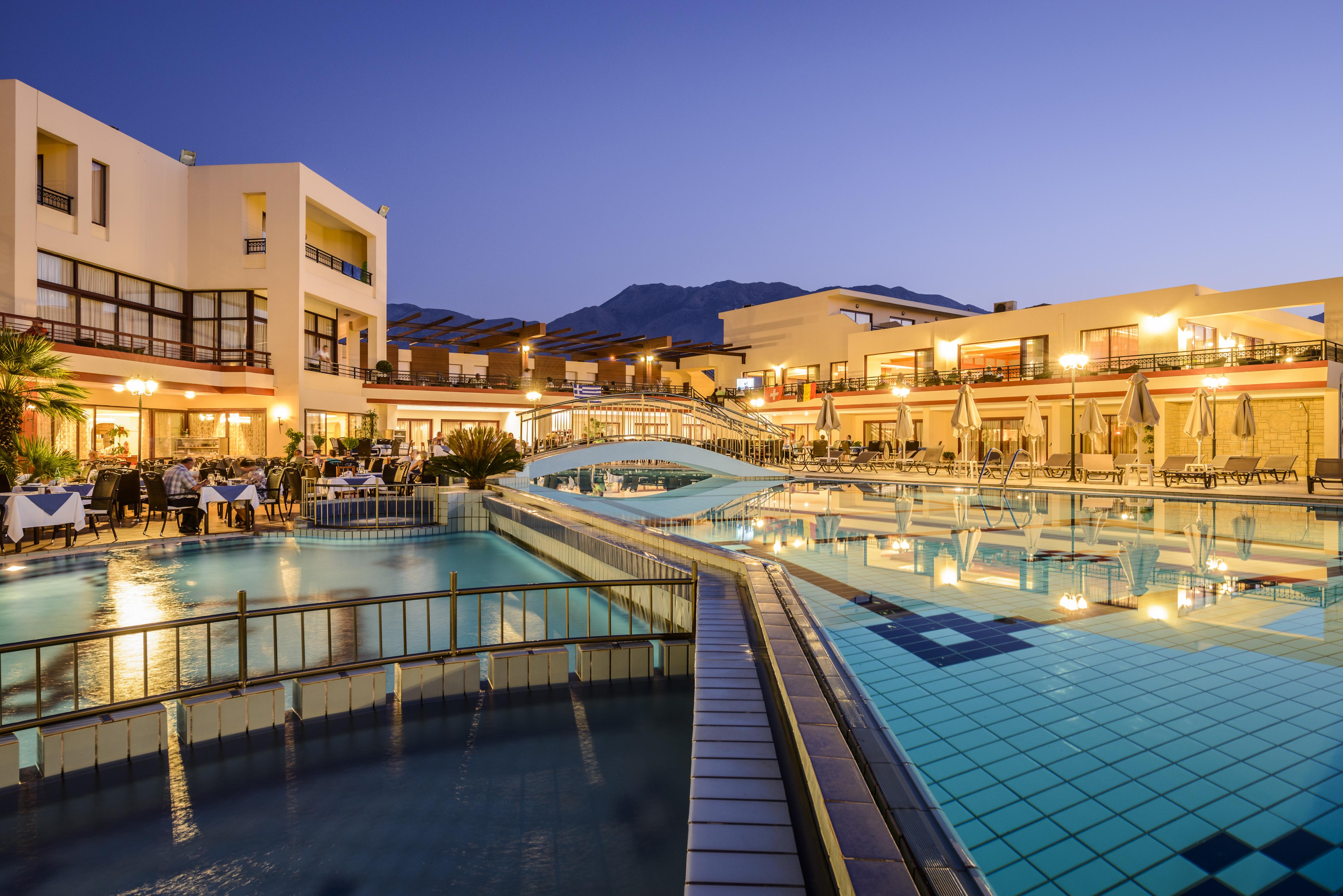 Vantaris Palace Paralia Kourna 외부 사진