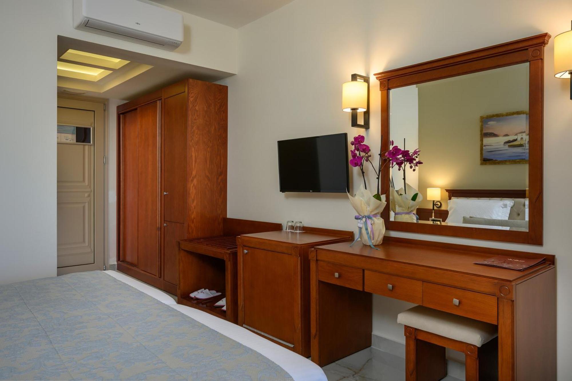 Vantaris Palace Paralia Kourna 외부 사진