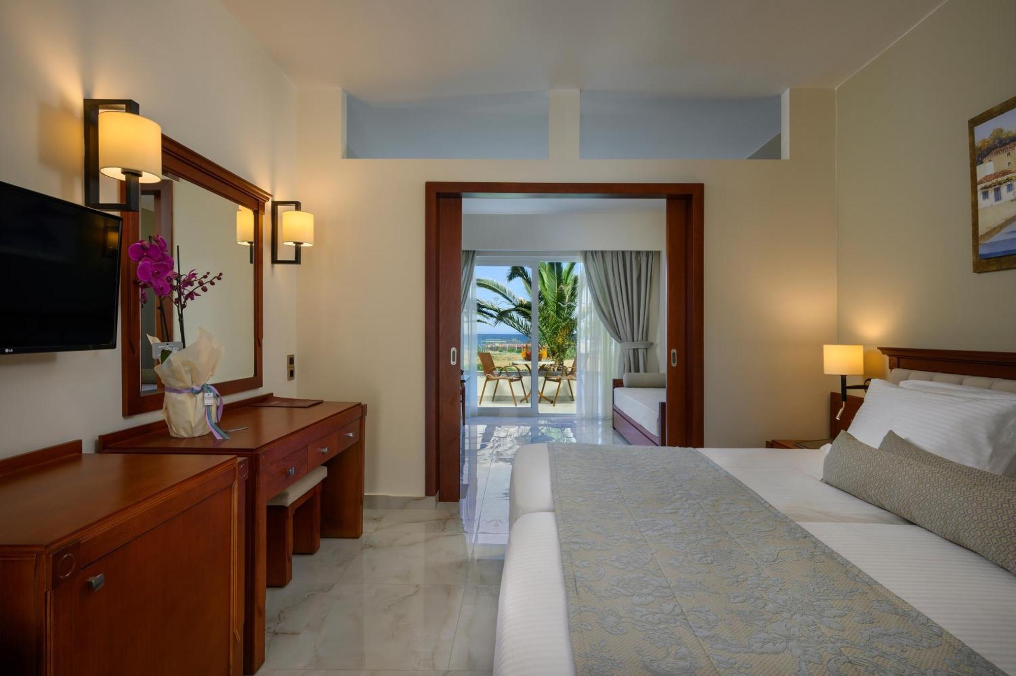 Vantaris Palace Paralia Kourna 외부 사진