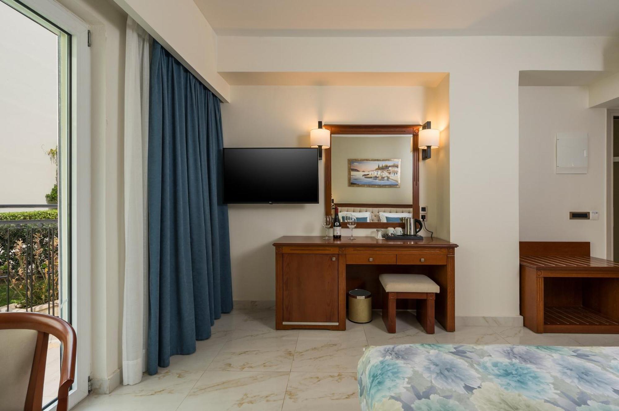 Vantaris Palace Paralia Kourna 외부 사진