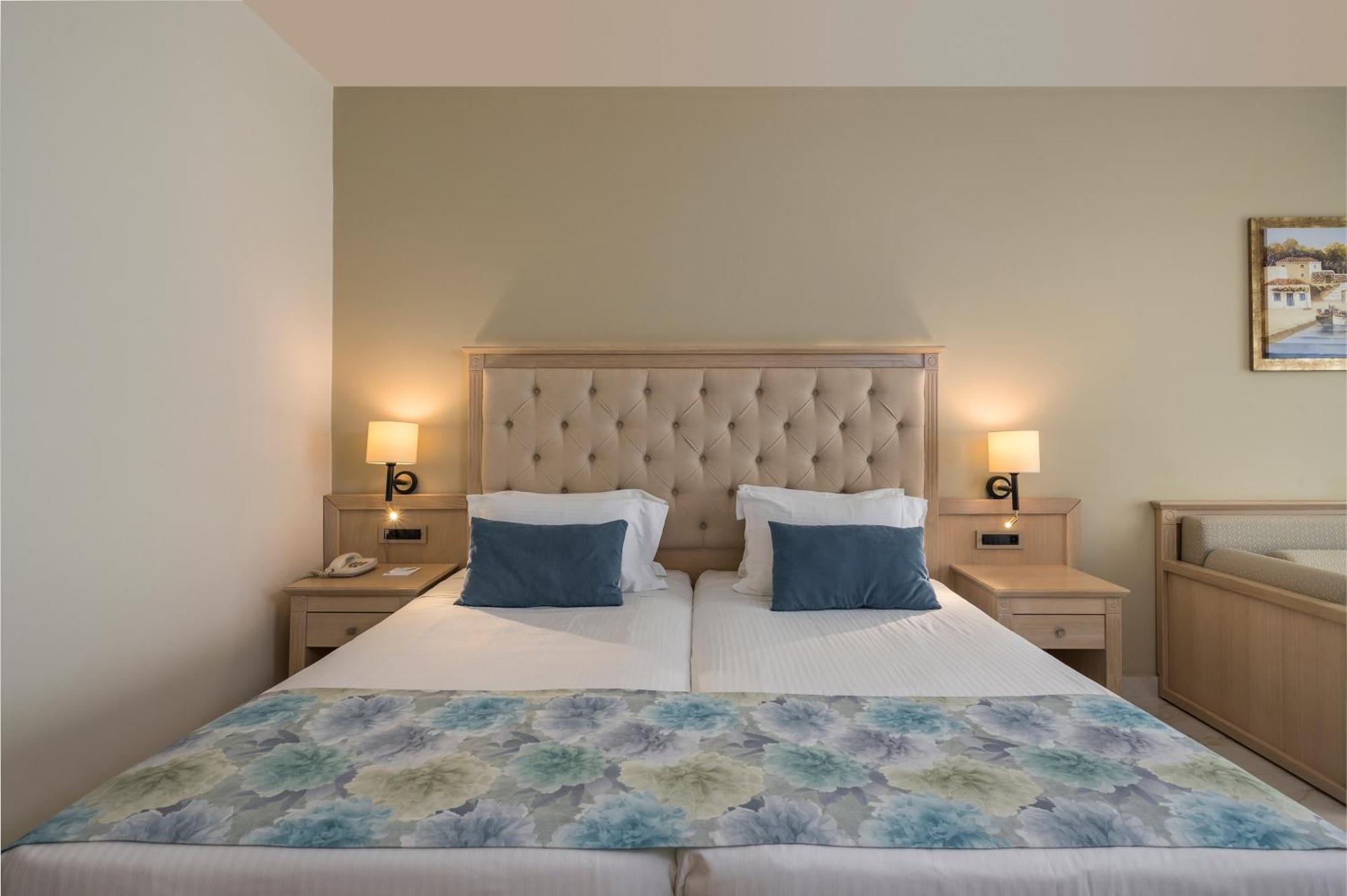 Vantaris Palace Paralia Kourna 외부 사진
